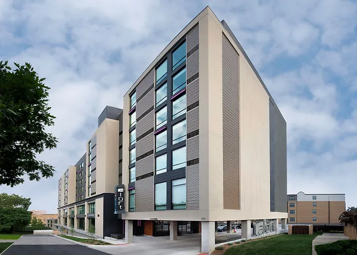 Aloft By Marriott Kansas City Country Club Plaza