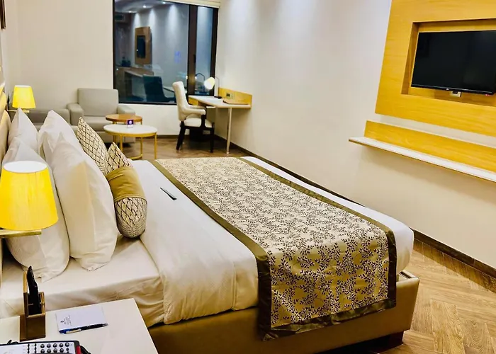 Hotel The La Casa Near Delhi Airport New Delhi