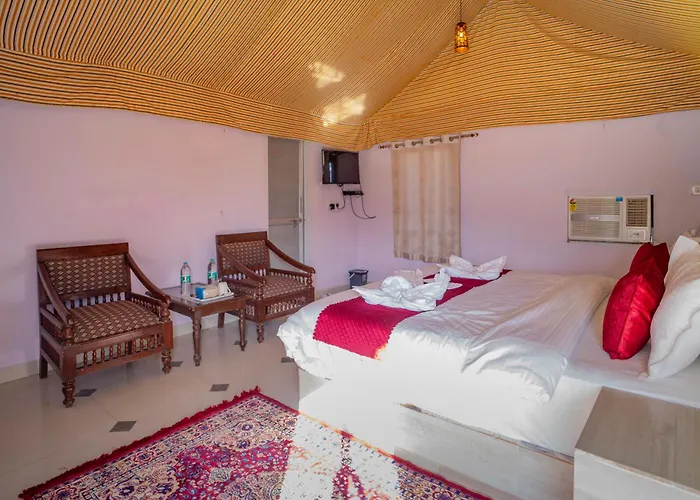 Royal Galaxy Spring Resort Sām