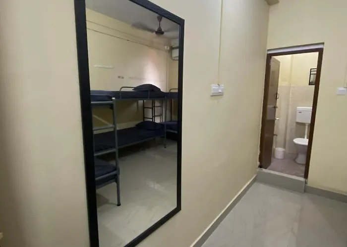 Suryagayathri Rest Home Kozhikode