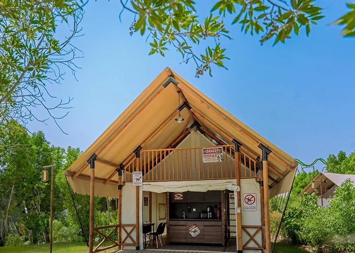 T-Rex Glamping, Including Free Access To Dubai Parks And Resorts