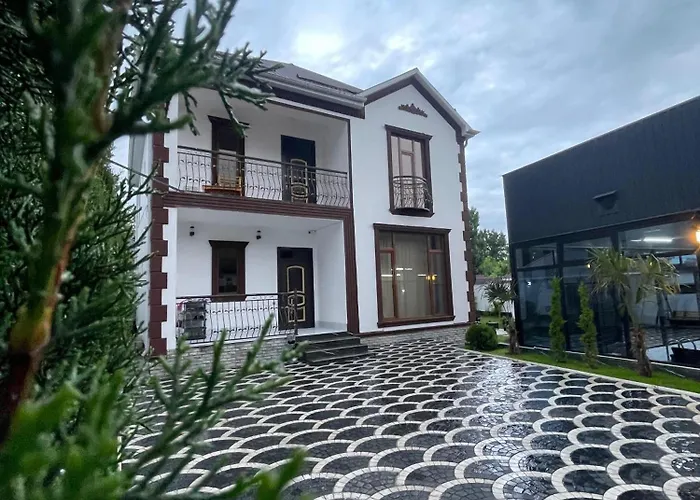 Milan Charming Villa With Indoor Heated Pool And Jacuzzi Gabala