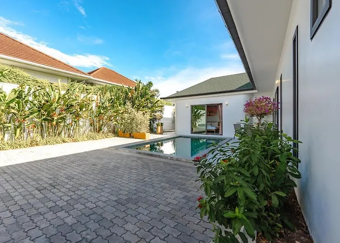 V193 Next-Door Villas 6Br 2 Pools For Group Vibe! Rawai