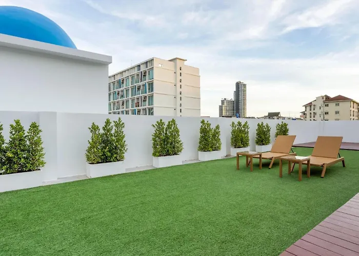 Downtown Oasis 芭提雅市中心独栋泳池别墅 A 5卧6卫 Ktv Bbq 芭提雅海滩步行街500M Pattaya
