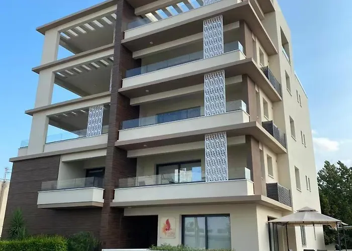 Mordern 2Bd Apt Perfect For Family Or Group Larnaca