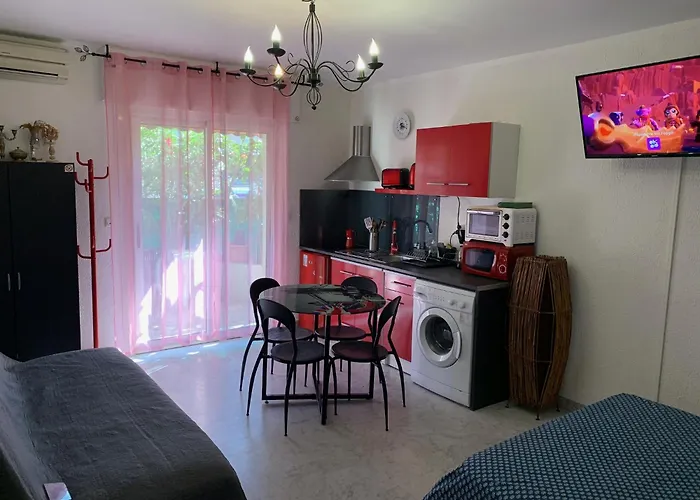 Studio Nice Near The Sea