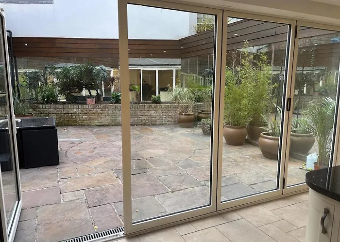 Harwood Park Apartment London