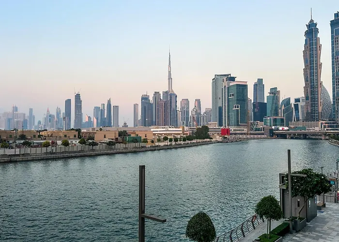 Serene 1Br Canalfront Living In Al Wasl Dubai