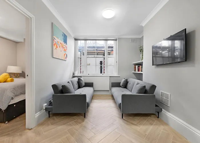Orsett Terrace Flat Lower Ground Floor Sleeps 4 London