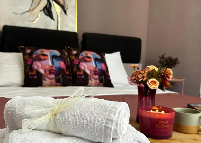 Rea Liliya - Artistic And Inviting Nook Apartment Sofia