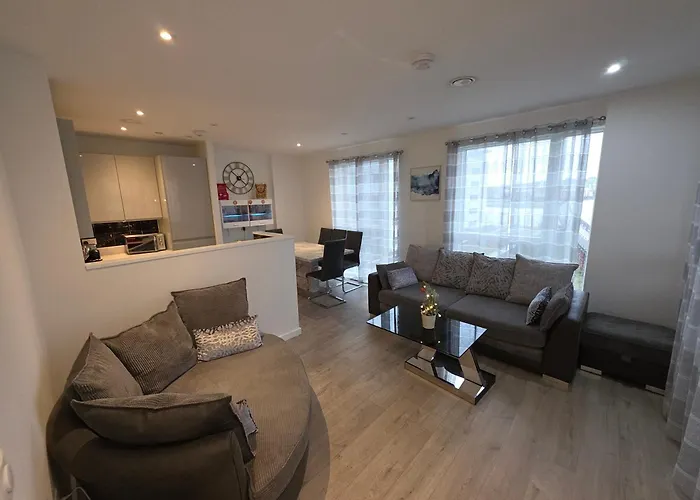 3 Bedroom Apartment From F&A Properties London