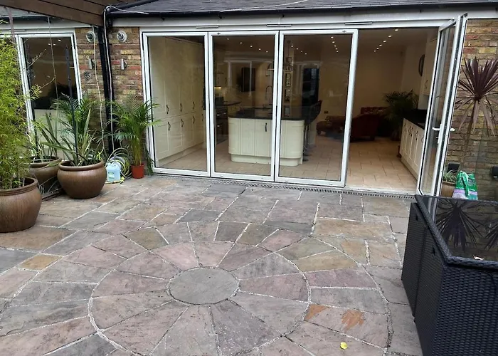 Harwood Park Apartment London
