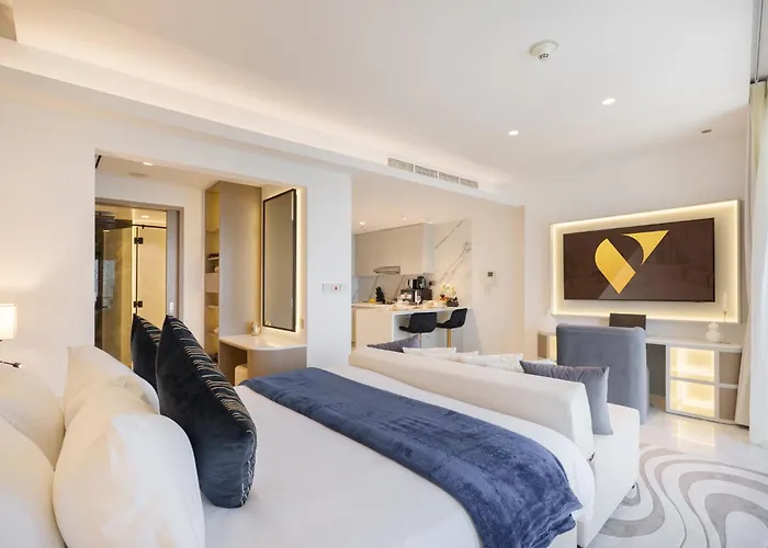 Vogue Vacation Homes, Downtown Emaar Residence Fashion Avenue With Direct Access To Dubai Mall, Studio Apartment With Balcony Overlooking Burj Khalifa View, Access To All Amenitties