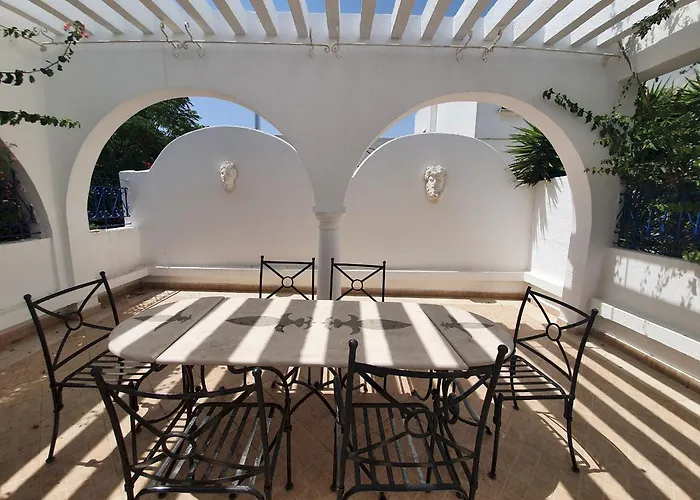 Golden Tulip Spacious 1 Bedroom With Terraces La Marsa