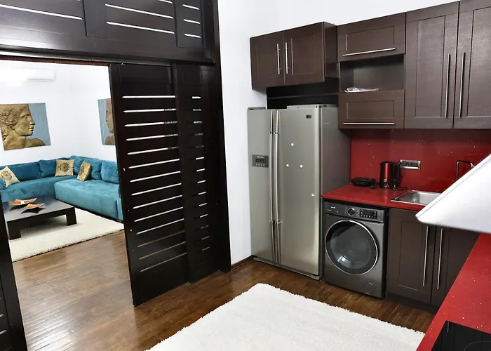 Superior Apartment With Jacuzzi - Skanderbeg Square District Tirana