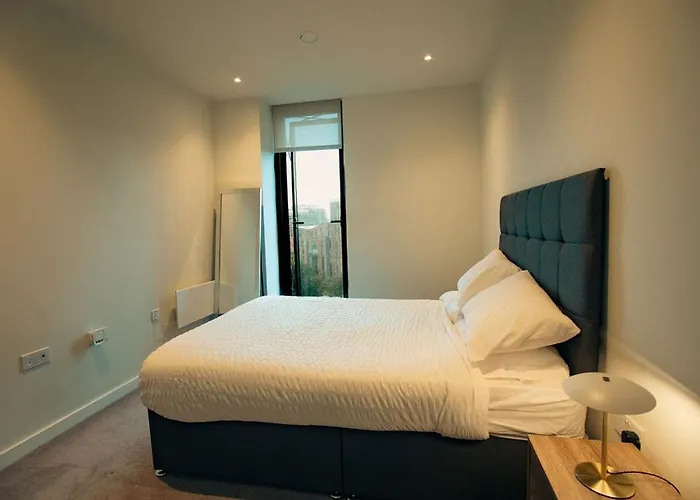 Luxury Sky Suites 2 Bedroom 2 Bathroom City Centre Apartment Manchester