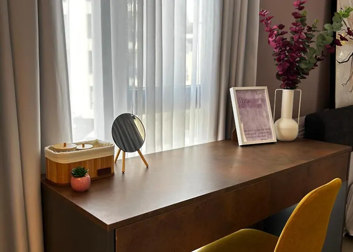 Rea Liliya - Artistic And Inviting Nook Apartment Sofia