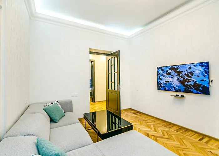 Apartment In The Targovu Baku