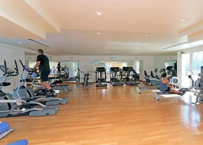 Chic 2Br Apartment With Pool View In Marina Apartment 6, Palm Jumeirah By Deluxe Holiday Homes Dubai