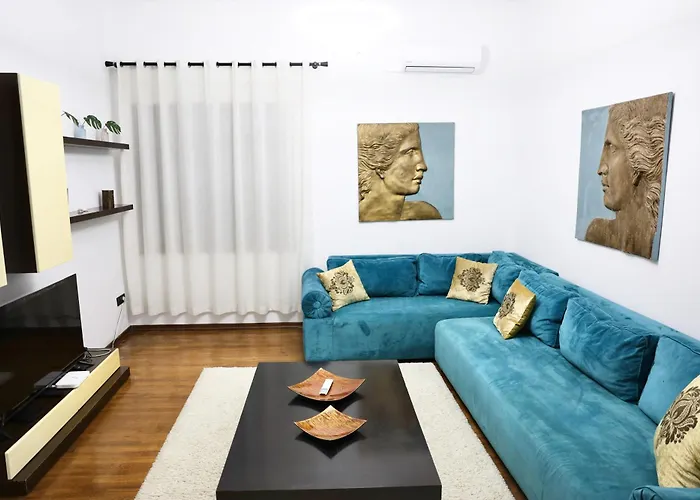 Superior Apartment With Jacuzzi - Skanderbeg Square District Tirana