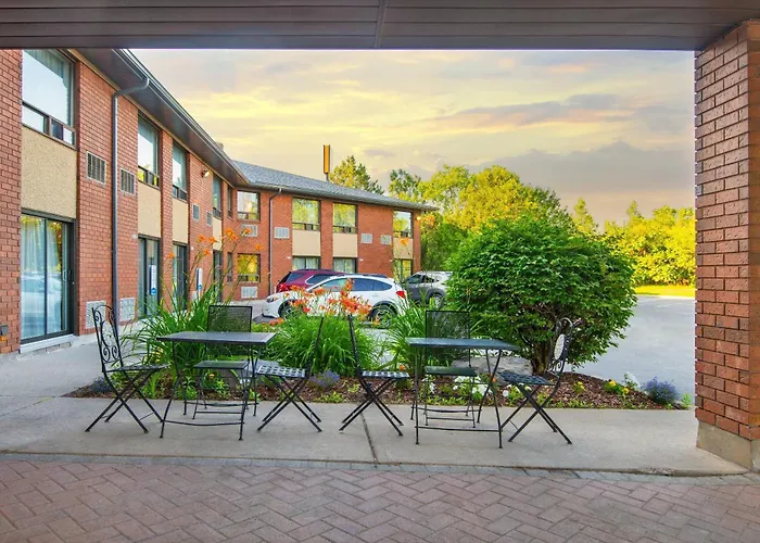 Comfort Inn Kingston - Highway 401