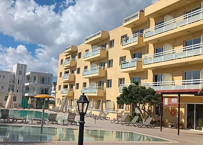Sunquest Gardens Holiday Resort Limassol