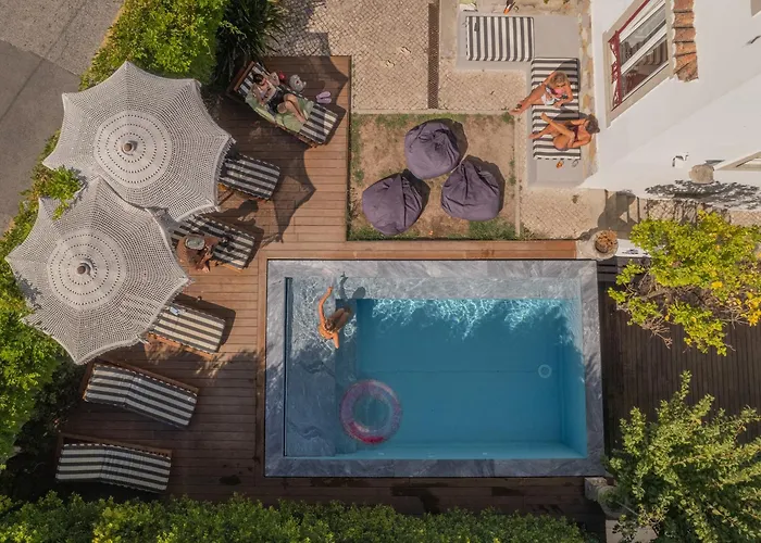 The Salty Surf & Yoga Hostel Estoril