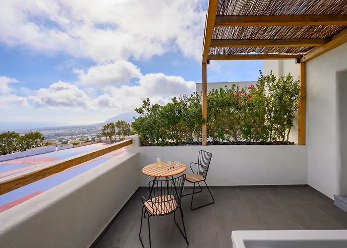Lemon Suites Santorini Fira 