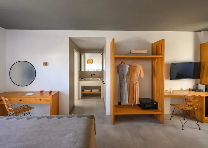 Lemon Suites Santorini Fira 