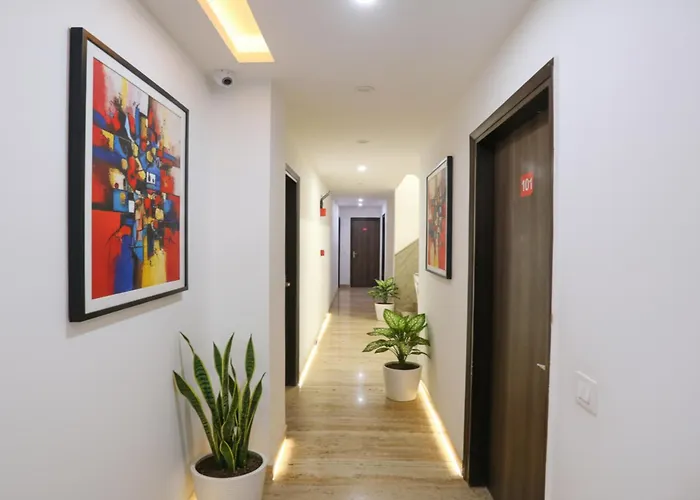 Fabhotel Taj Home Stay New Delhi