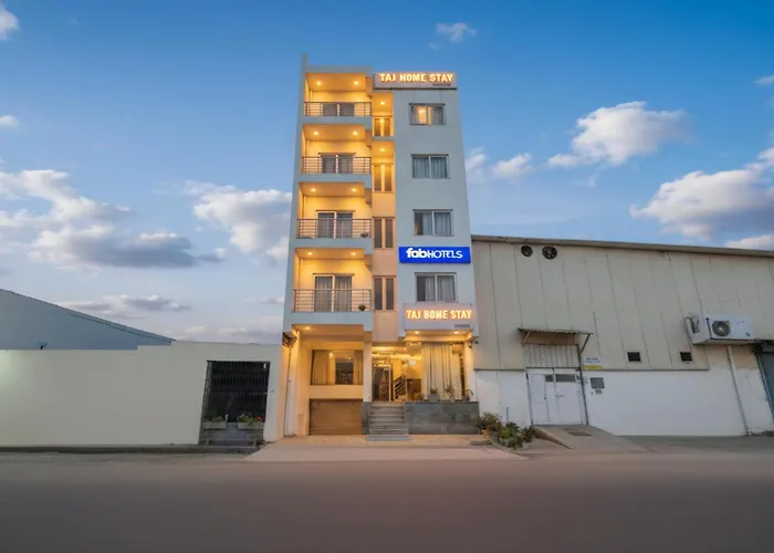 Fabhotel Taj Home Stay New Delhi