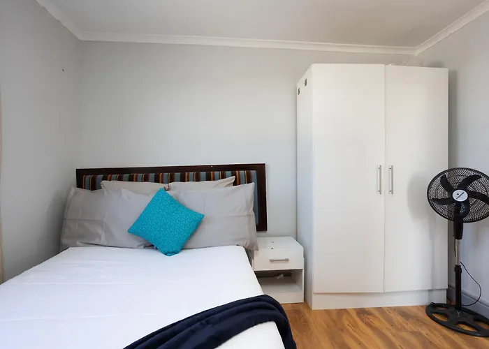 6 Crawford Road, Rondebosch East Aparthotel Cape Town
