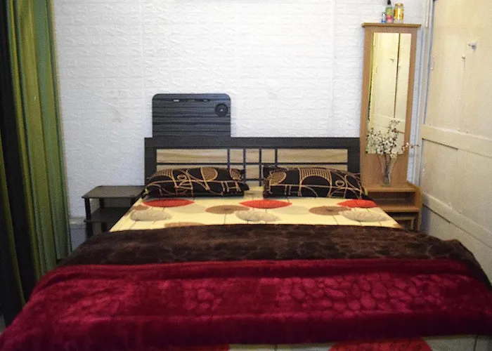 Men-Only Cozycorner Apartment Lucknow