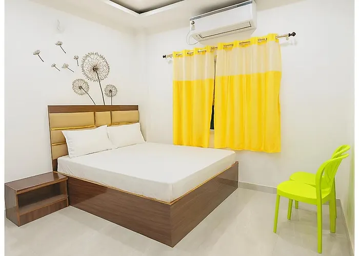 Hotel The Shekhar Premium Palace Near Varanasi Junction Railway Station 1500M # Kashi Vishwanath Temple # Free Wifi And Room Service - Fully Air Conditioning Premium Room # Best Family Hotel In Varanasi
