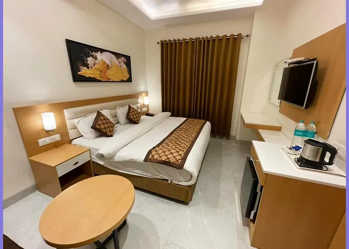 Ramdhan Hotel A Kashi-Ka # Residency Near Varanasi Junction Railway Station And Kashi Vishwanath Temple - Free Wifi And Parking Facilities # Fully Air Conditioning Luxuary Room - Top Rated Hotel