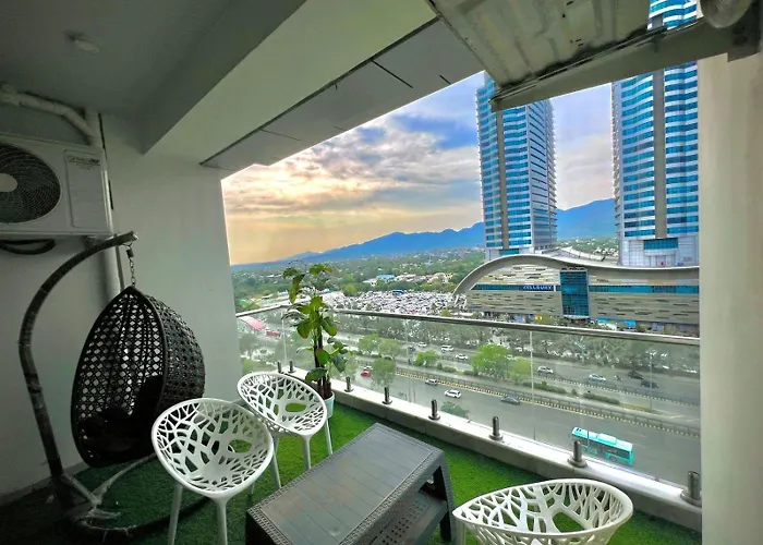 Clouds View Executive Serviced Apartments Fronting Centaurus Mall Islamabad