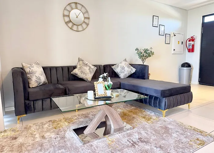 Jazlyn Kjg Cbd Balcony & Aircon Loft At 51 On Lazarett Apartment Windhoek