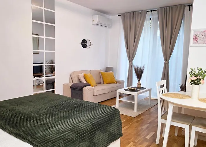Ivy Luxury Residence - Self Check-In 247 - Garden - Near Airport & Us Embassy - Baneasa Mall Bucharest