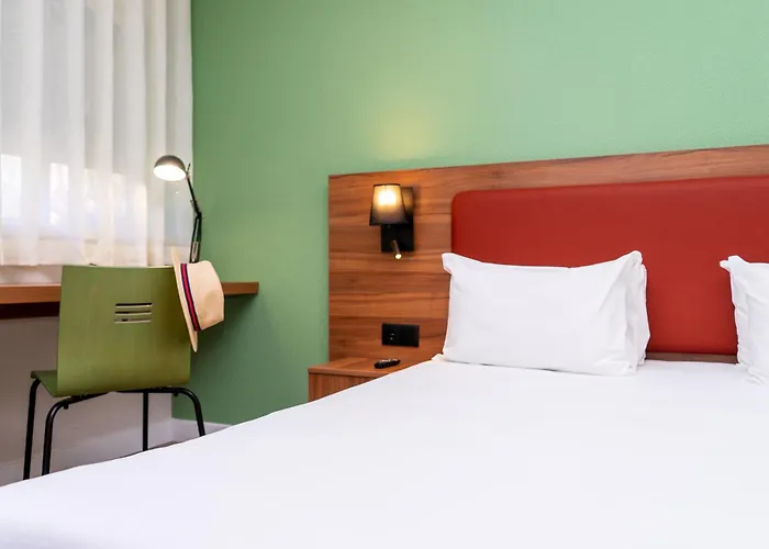 Campanile Setubal Hotel