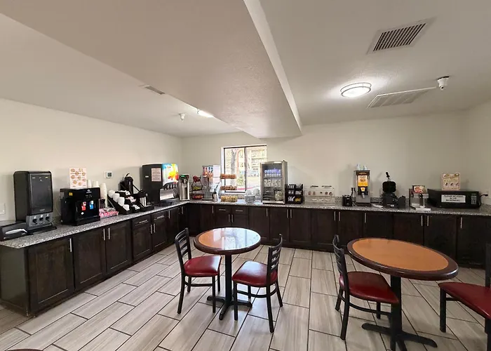 Garner Hotel Albuquerque West By Ihg