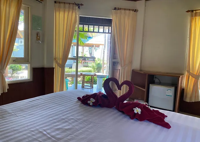 Lanta Palm Beach Resort , Beach Bungalow - Koh Lanta