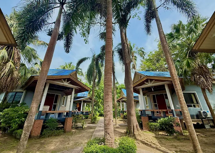 Lanta Palm Beach Resort , Beach Bungalow - Koh Lanta