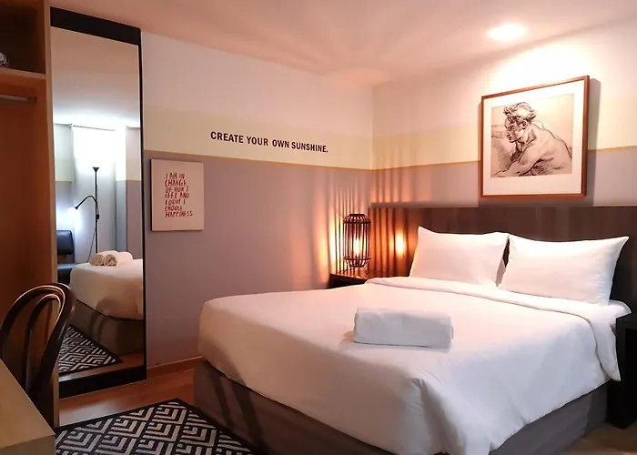 Somewhere To Escape - Hometel Bangkok