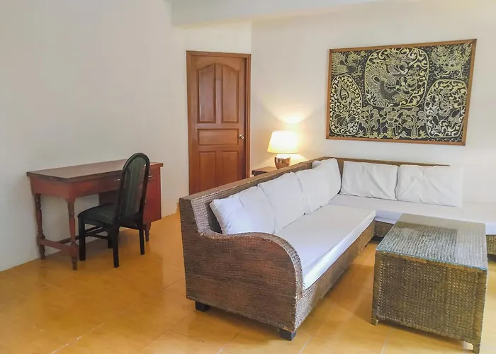 Yk Art House & Bong Bonlai Vegan Hotel Phnom Penh