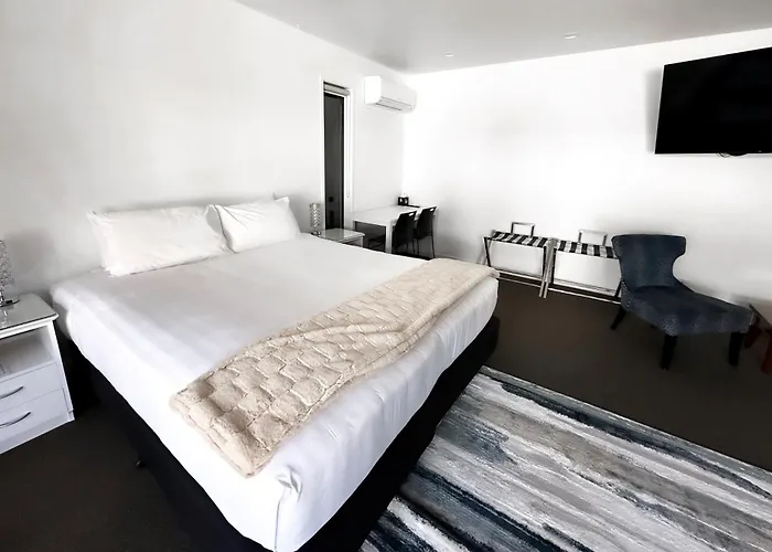 Delorenzo Studio Apartments Nelson