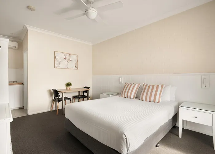 Catalina Motel Lake Macquarie Toronto