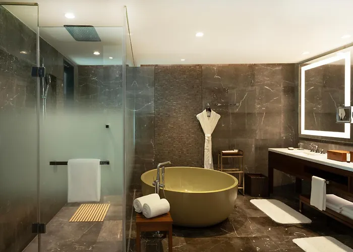 Grand Hyatt Kochi Bolgatty Hotel