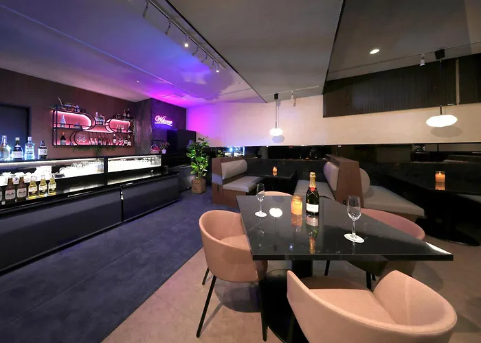 Kuromon Crystal Hotel Osaka
