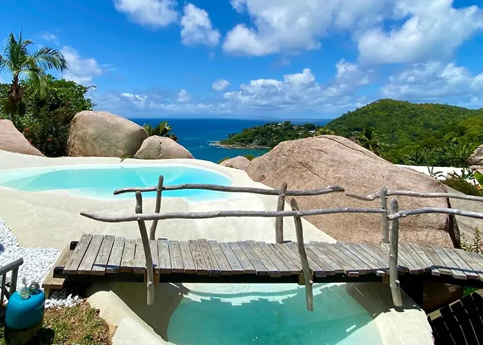 Chateau De Feuilles & Spa - Praslin Island Baie Sainte Anne