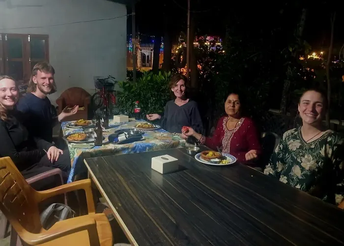 Tiger Corner Inn Homestay Sauraha